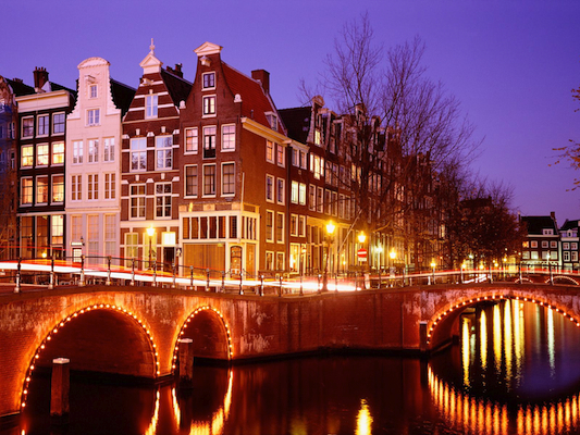 City-Lights,-Amsterdam,-Netherlands